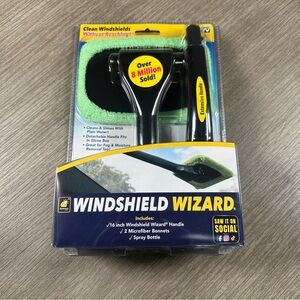 Cleaning Tool with Green Microfiber Bonnets